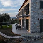 Torri Di Pietra * Stoúpa