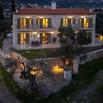 Torri Di Pietra * Stoúpa