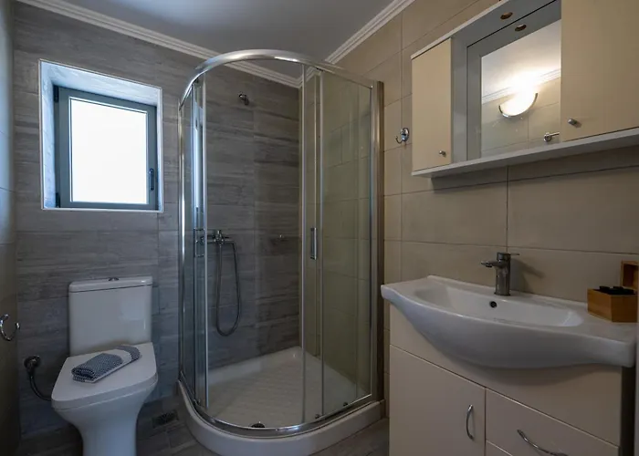 Torri Di Pietra Stoúpa