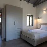 Torri Di Pietra * Stoúpa