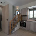 Torri Di Pietra Stoúpa
