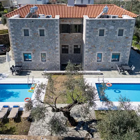 Torri Di Pietra Stoúpa