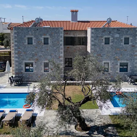 Torri Di Pietra * Stoúpa