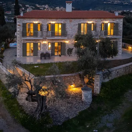 Torri Di Pietra * Stoúpa